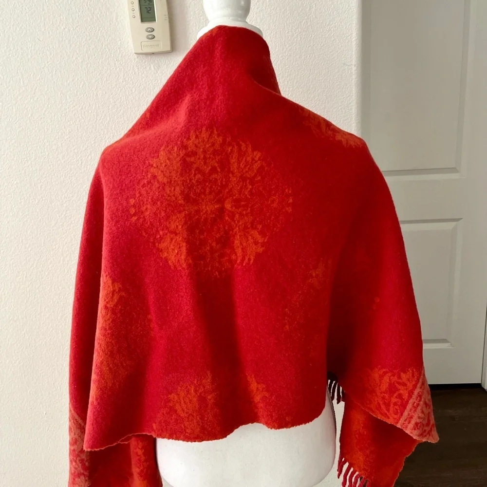 100% wool Cecchi Cecchi Elegant Red Holiday Shawl 25/53 inch